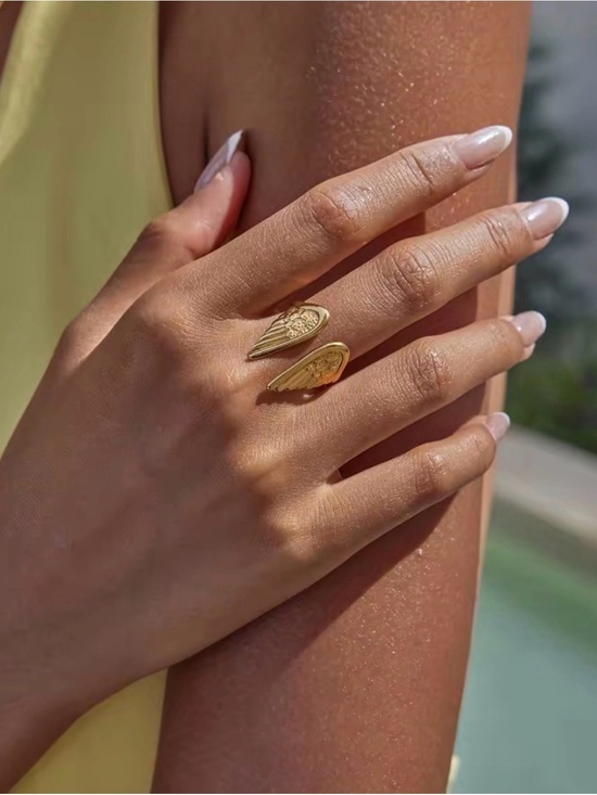 The Unbranded Brand Jewelry - Vintage 18K Gold-Plated Stainless Steel Angel Wings Adjustable Hypoallergenic